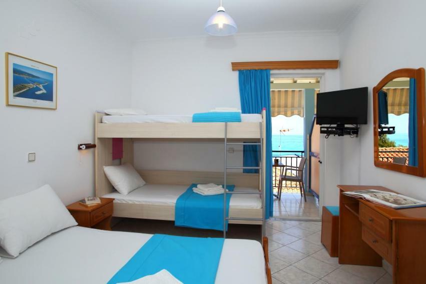 Theocharis Bros - Studios Apartments Áyios Nikítas Exterior foto