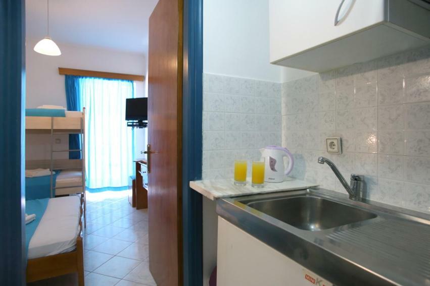 Theocharis Bros - Studios Apartments Áyios Nikítas Exterior foto